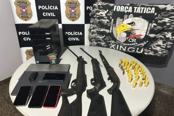 O trabalho policial também objetivou localizar armas de fogo e materiais que possam contribuir com diligências que inves