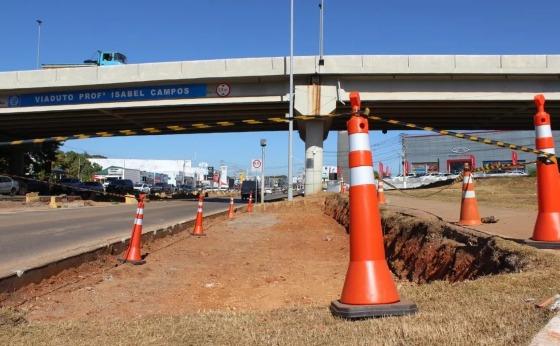 Neste momento, o trabalho está em andamento no “Paredão do Despraiado”, localizado na Avenida Miguel Sutil