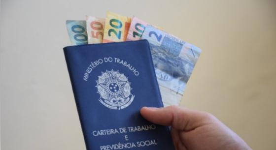 O projeto também apresentou previsões de R$ 1.435 para o salário mínimo em 2025 e de R$ 1.481 para 2026