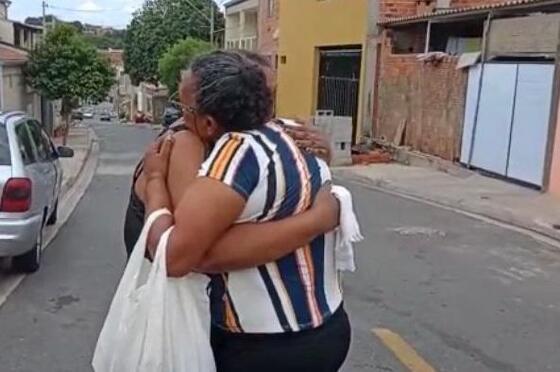 Os filhos moram no interior de São Paulo e ficaram sabendo que a mãe estaria em Cuiabá, mas não tinham condições finance