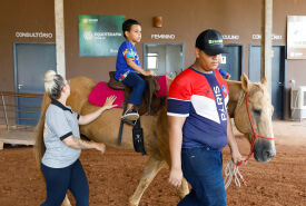 Estande vai divulgar programa de equoterapia da Seduc na 11ª Semana do Cavalo