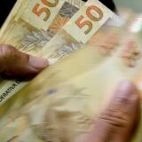 Benefícios sociais garantem rendimento médio recorde de R$ 836 em 2024