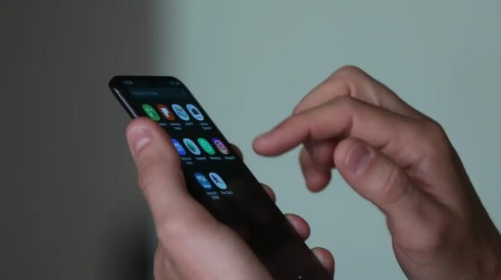 APPLE.jpg