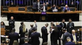 Câmara aprova projeto que reajusta salários de servidores públicos