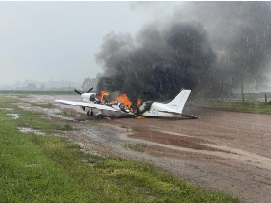 AVIÃO PEGOU FOGO.PNG