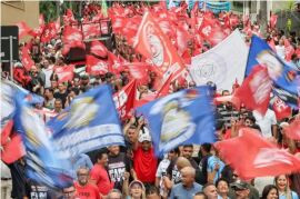 Protesto de metalúrgicos defende isenção de IR e redução de jornada