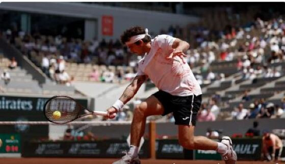 TENIS.JPG