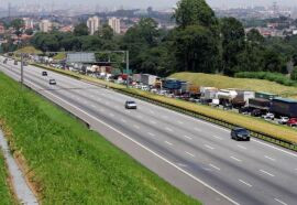 Cerca de 3,9 milhões de veículos devem deixar SP no feriado do Dia do Trabalho