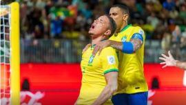 Copa do Mundo de beach soccer: Brasil goleia Omã por 11 a 1