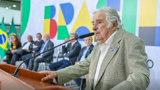MUJICA (1).JPG