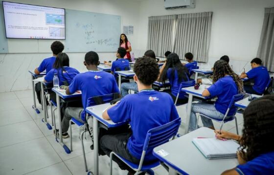 ESCOLA MILITAR.JPG