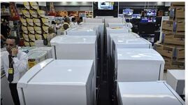 Vendas no comércio voltam a ganhar fôlego e crescem 0,5% em outubro