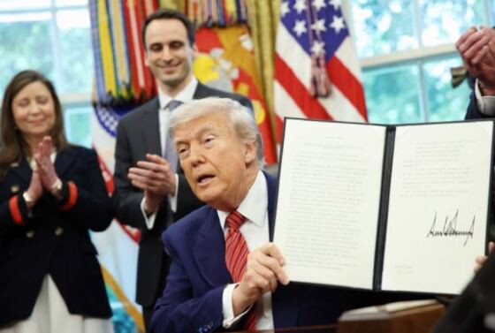 TRUMP.JPG
