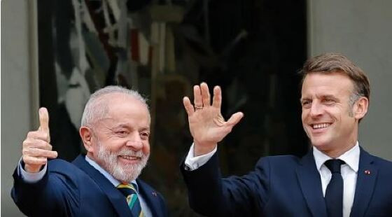 MACRON (1).JPG