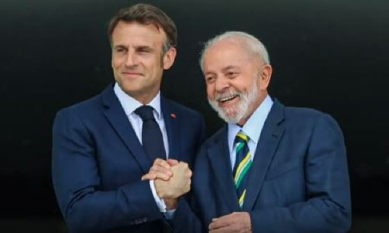 MACRON.JPG