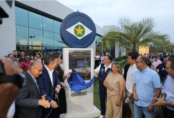 Referência no país, Governo de MT inaugura nova sede do Lacen