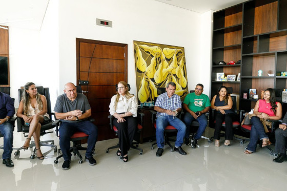 Reunião Abílio e Paula Kalil.png