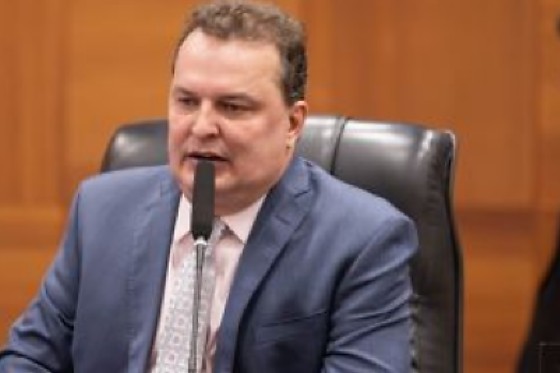 Max Russi na Assembleia Legislativa.png