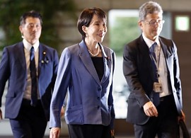 Japão elege Sanae Takaichi como primeira mulher no cargo de premiê
