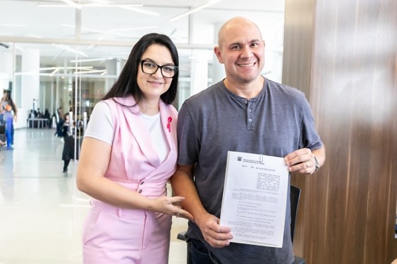 Abílio Brunini e Samantha Iris.png