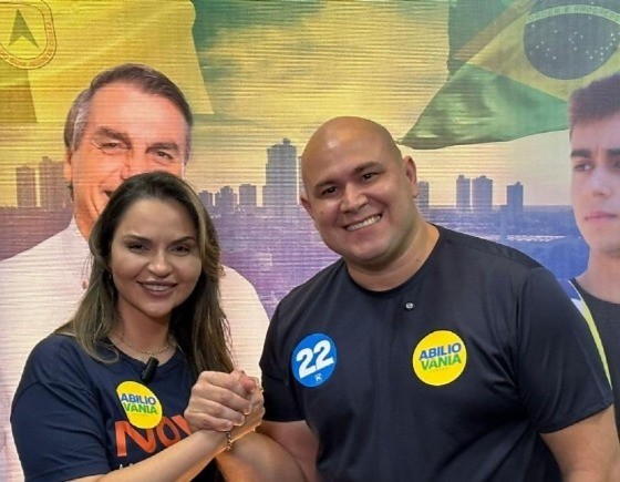Abílio e Vânia.png