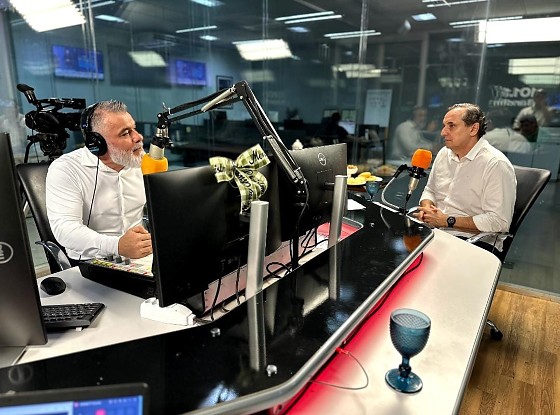 Everton POP e Júnior Macagnan.png