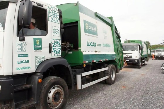 Caminhão de Lixo Locar.png